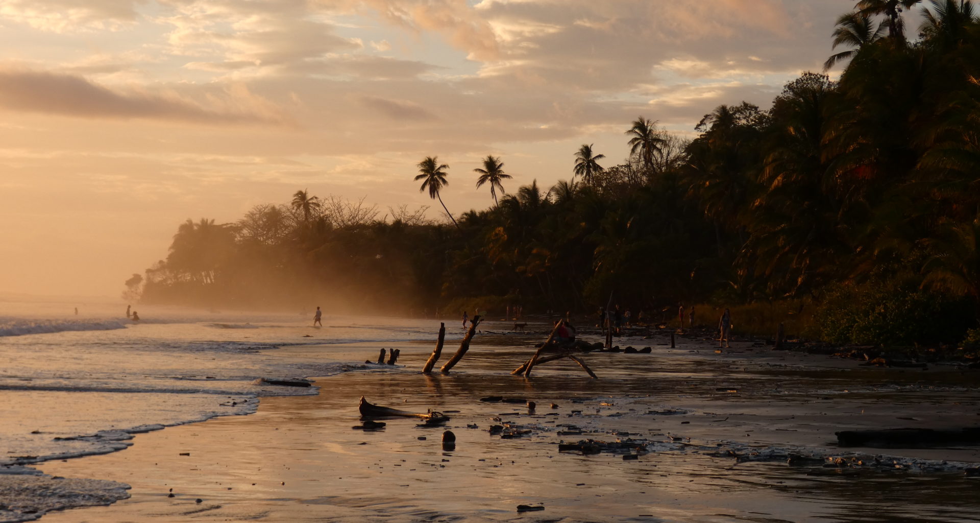 Photo d'une plage en fin de journée au Costa Rica