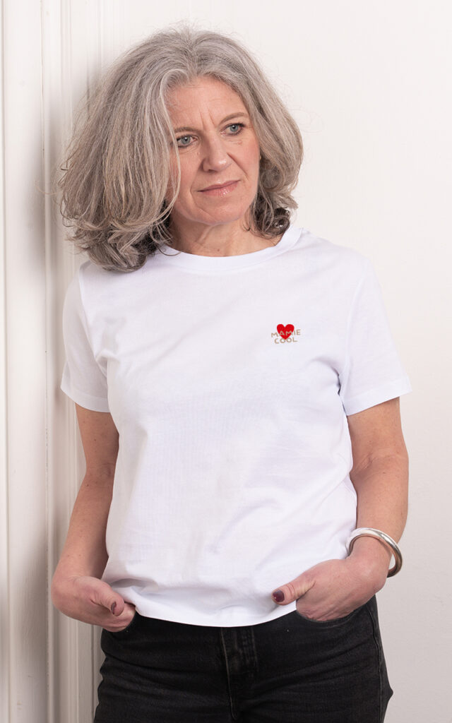 t-shirt avec broderie personnalisée pour une grand-mère cool